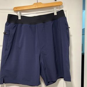 Fabletics Fundamental Shorts - lined